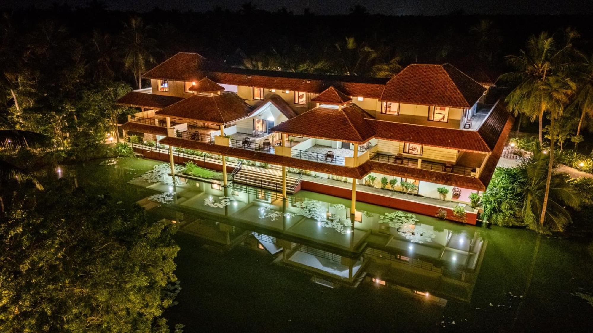 Hotel Sterling Palavelli Godavari Rāzole Exterior foto