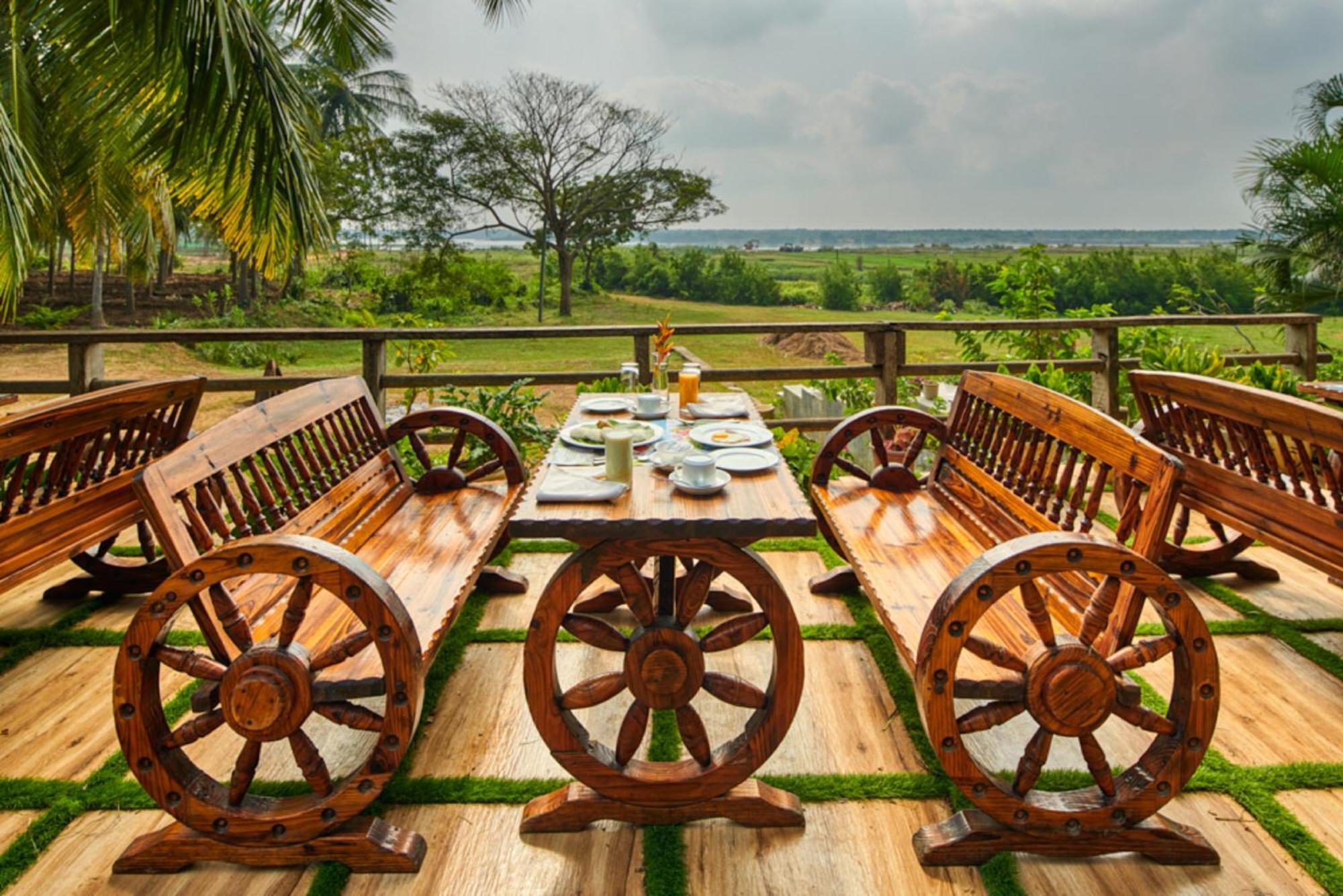 Hotel Sterling Palavelli Godavari Rāzole Exterior foto